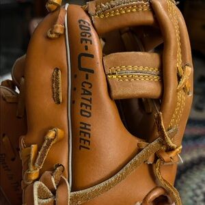 Rawlings RBG140 (Andre Dawson signature Hinged Pad Deep Well Pocket youth